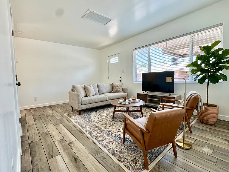3629 N 37th St #3 — Photo 6
