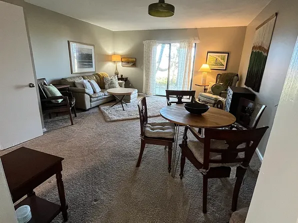 511 Saint Charles Ct, Charleston, SC 29407