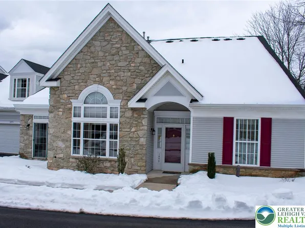 1895 Gregory Pl, Hellertown, PA 18055