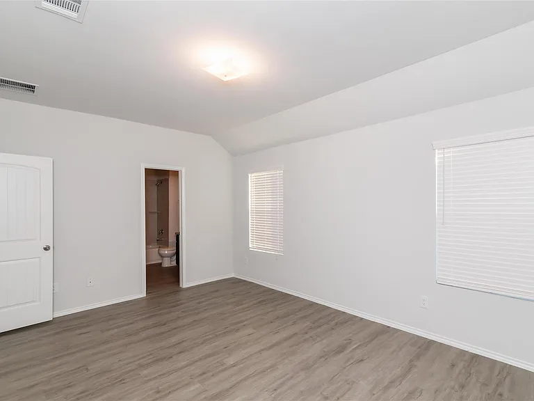 1241 Narrow Heights Dr — Photo 6