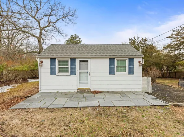 902 Old Medford Avenue, Medford, NY 11763