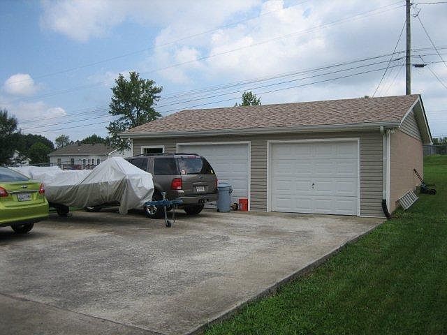 1st image of 2875 Chinquapin Ln