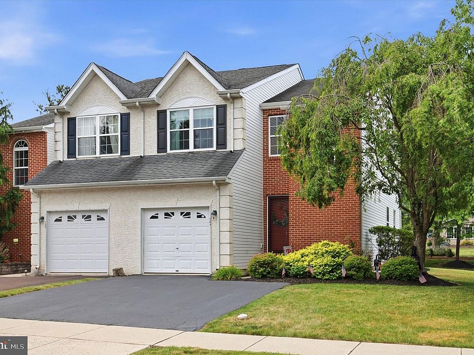 1st image of 264 Hampshire Dr