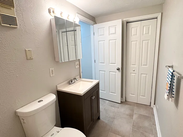 1 BR - Bathroom