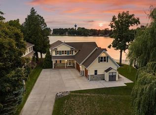 95 E Shore DRIVE, Random Lake, WI 53075