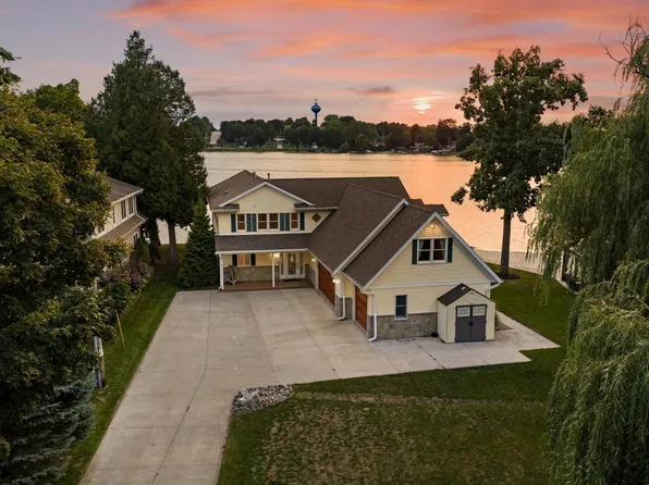95 E Shore DRIVE, Random Lake, WI 53075