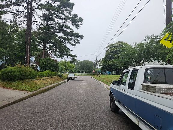 4th image of 8048 Galveston Blvd