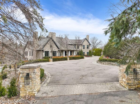 Bloomfield Hills MI Luxury Homes For Sale 141 Homes Zillow   3a85011b27882e926a575525bd02f3c6 P E 