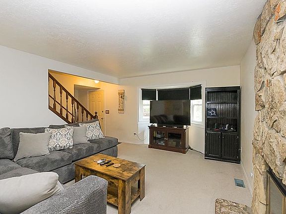 4th image of 416 Monarch Cir