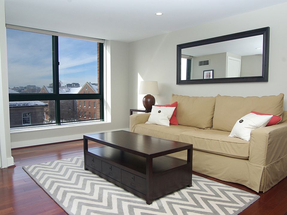 1st image of 42 8th St APT 1516