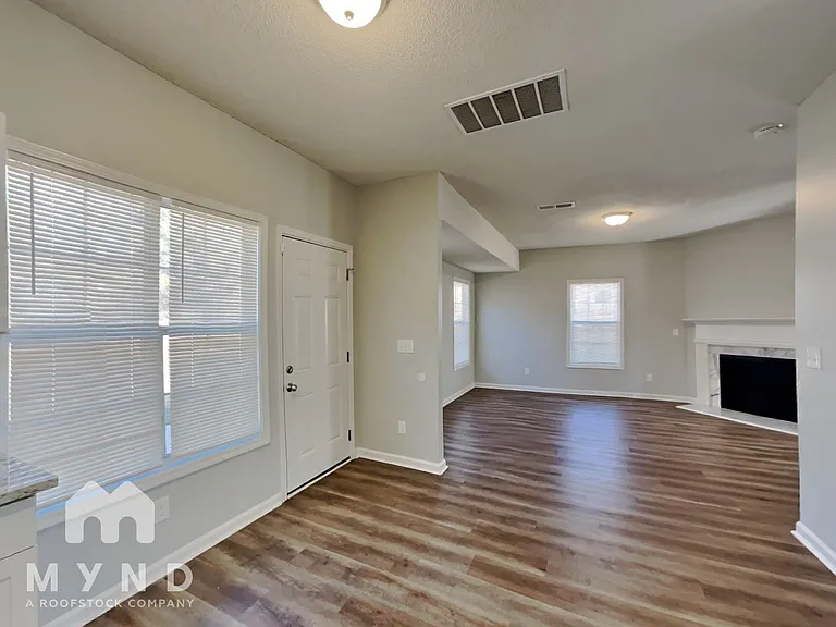 6473 Wellesley Dr — Photo 5