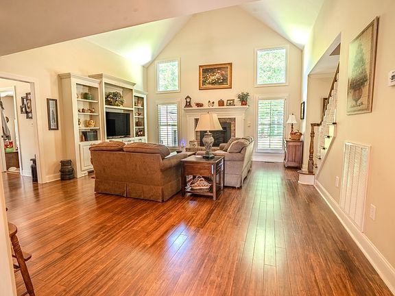 12th image of 199 Liles Ln