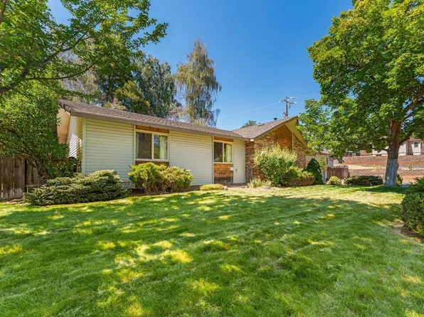 109 N Fairchild St, Yreka, CA 96097