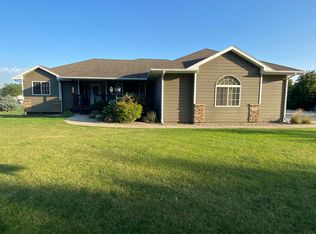613 Telluride Ln, Brookings, SD 57006
