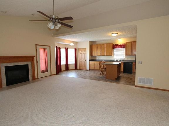 3rd image of 8009 Headwater Dr
