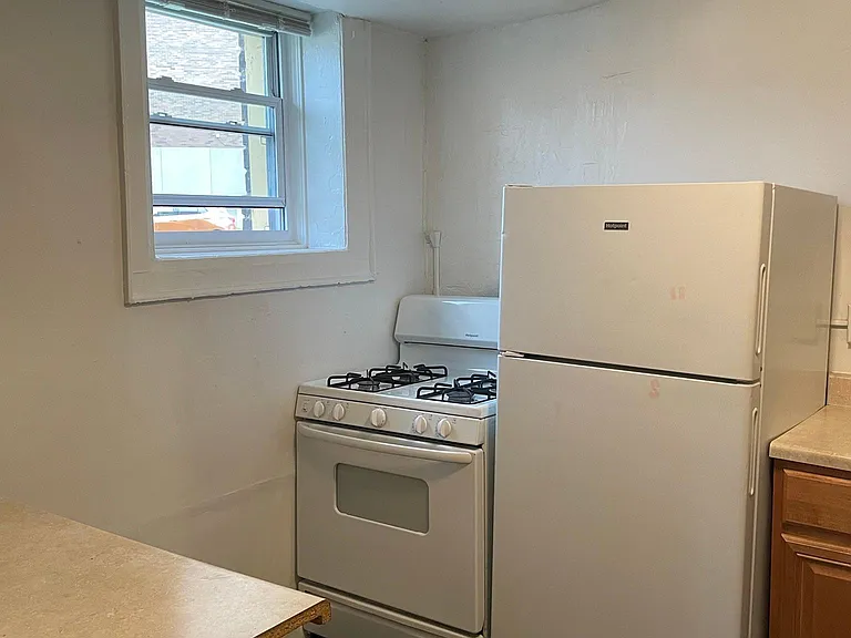 4762 2nd Ave #B2 — Photo 7