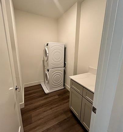 4th image of 700 Riverside Dr #6f78289c6