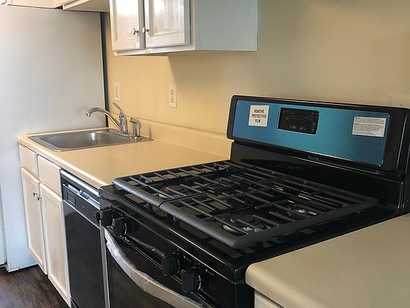 Newly Renovated Kitchen with new Appliances