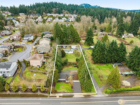 2nd image of 8036 & 8038 116th Avenue SE