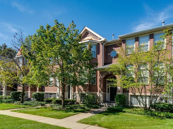 723 Prestwick Ln, Wheeling, IL 60090