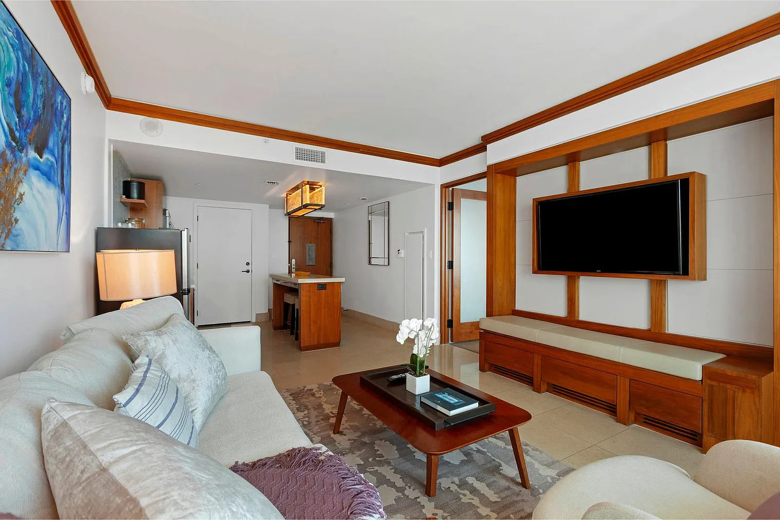 1 bed, 1.0 bath, 548 sqft, $8,823 — Photo 2