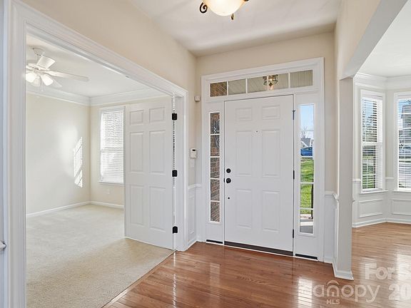 3rd image of 1711 Drexel Bay Ln