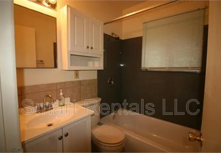 471 S Holmes Ave #B — Photo 7