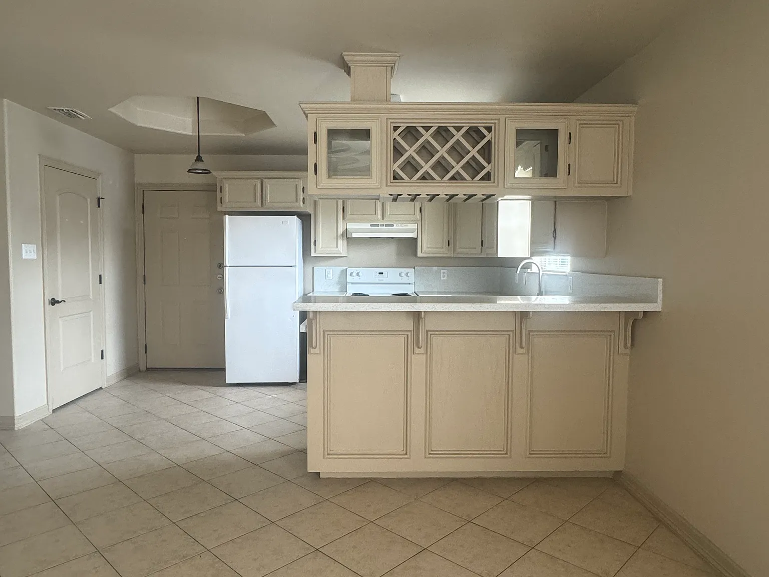 2 bed, 950 sqft, $900 — Photo 1