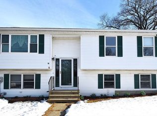 16 Arborwood Dr, Worcester, MA 01604