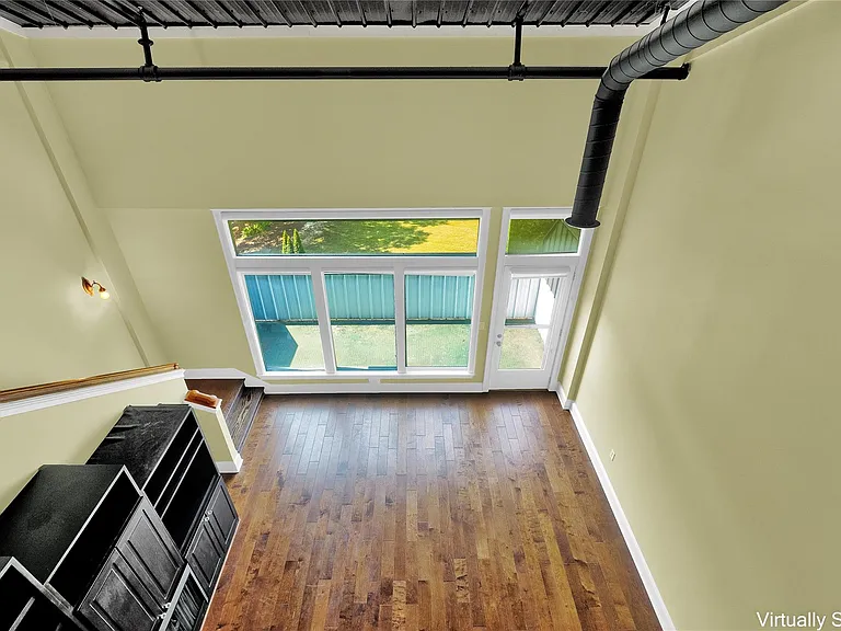 250 W Washington St #4 — Photo 14