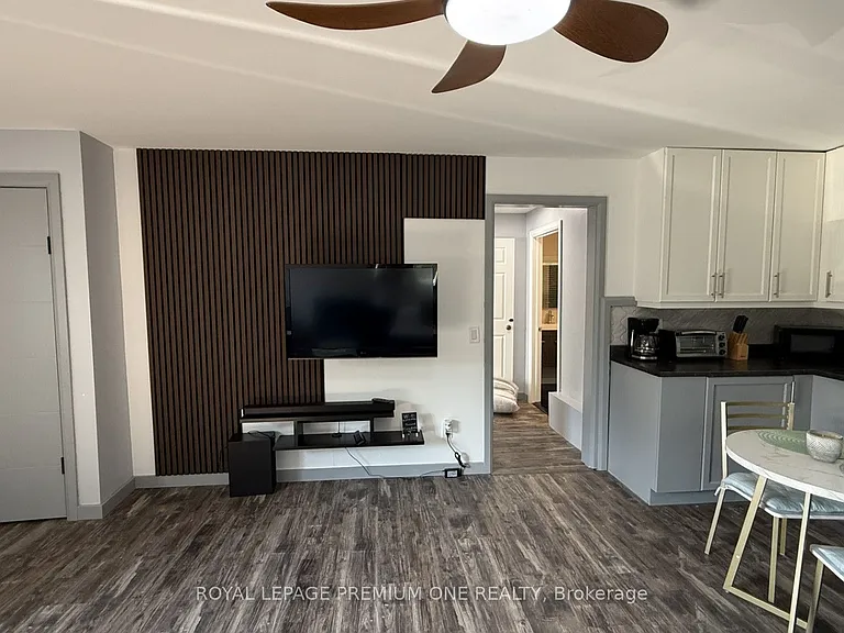 512 Mosley St #B — Photo 7