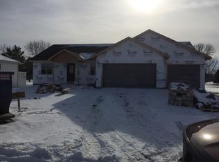 371 Brookview Dr, Luxemburg, WI 54217
