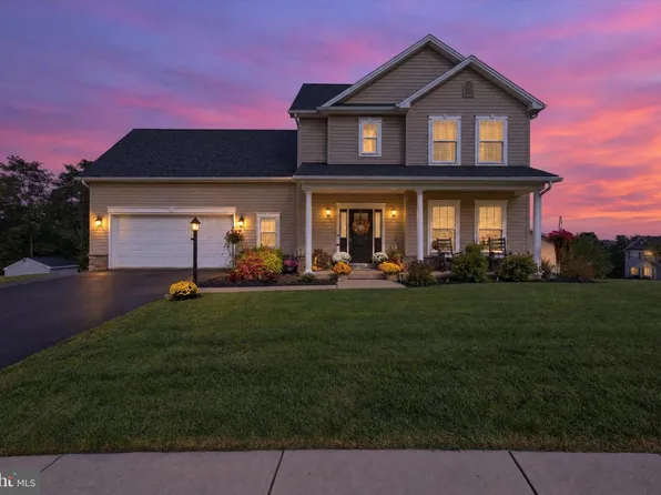 10 Holly Ln, Etters, PA 17319
