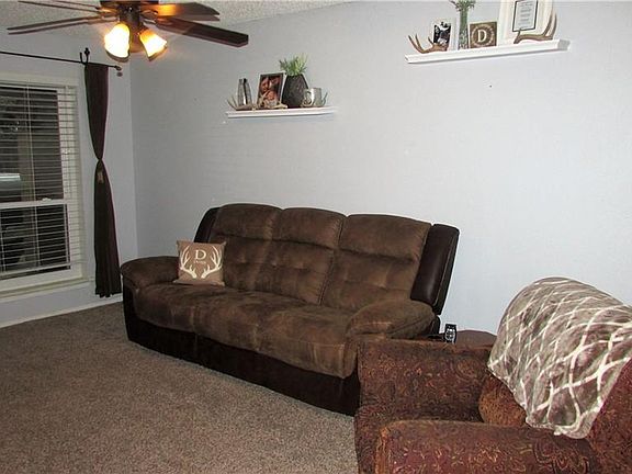 3rd image of 704 Meadowdale Dr