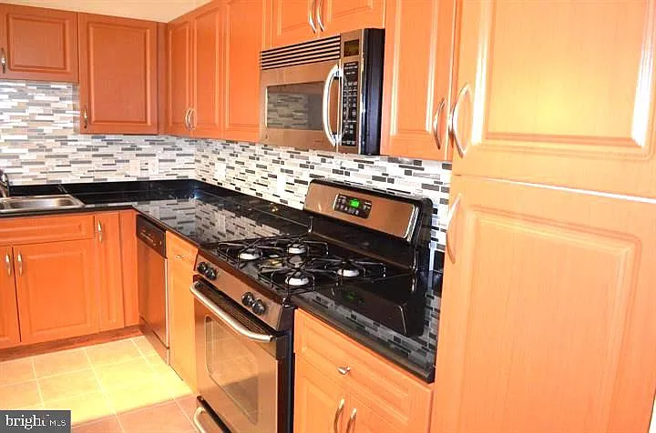 12921 Centre Park Cir #301 — Photo 5