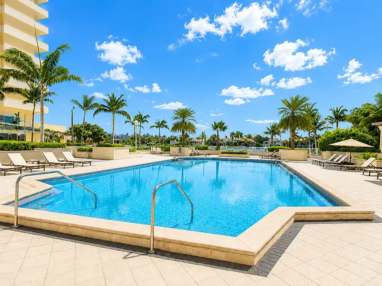 5600 Collins Ave #17U — Photo 20
