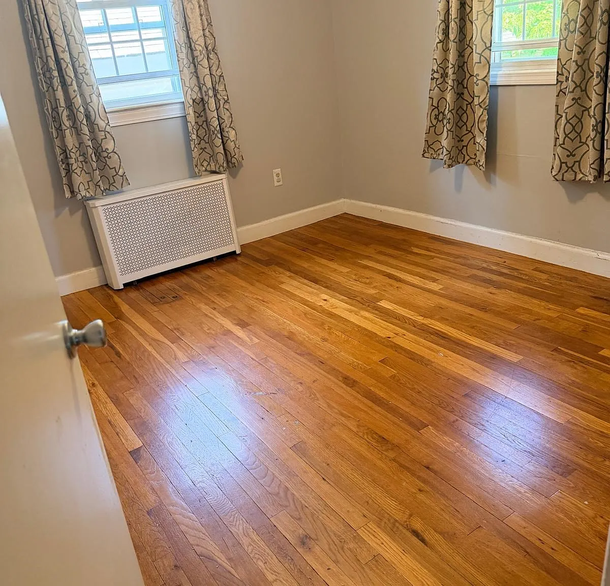 1 bed, 1.0 bath, 9999 sqft, $900 — Photo 3