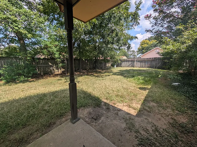 3008 Brittney Ln — Photo 12
