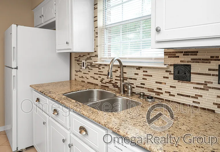 1380 Lexington Way — Photo 13