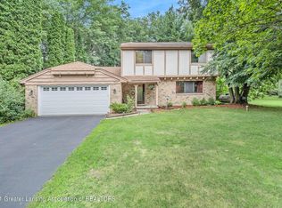 5210 White Tail Cir, Okemos, MI 48864