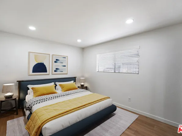 22106 Del Valle St, Woodland Hills, CA 91364