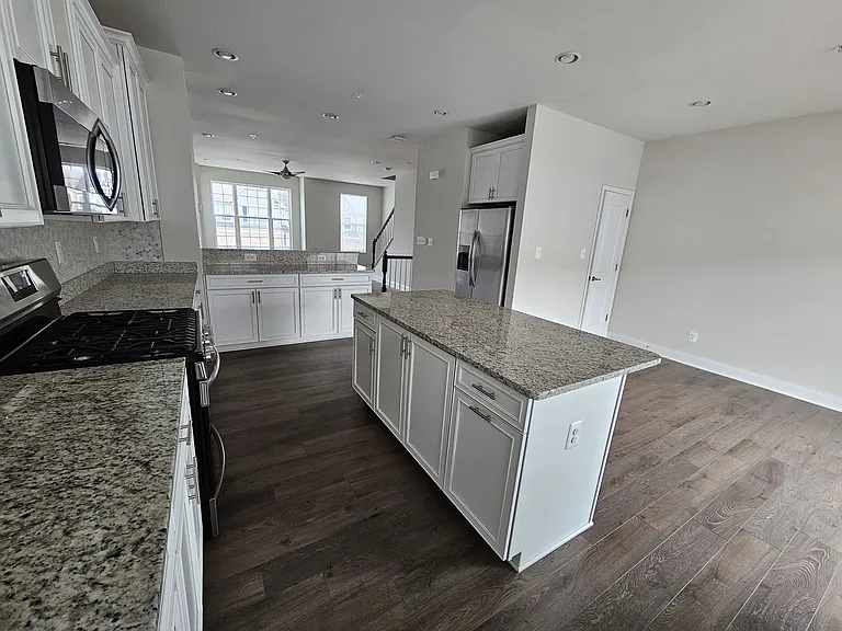 625 Heathland Trl — Photo 7