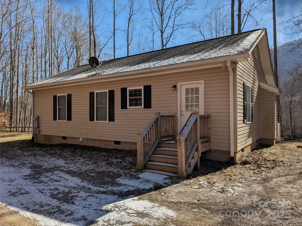 62 Robin Ln, Waynesville, NC 28786