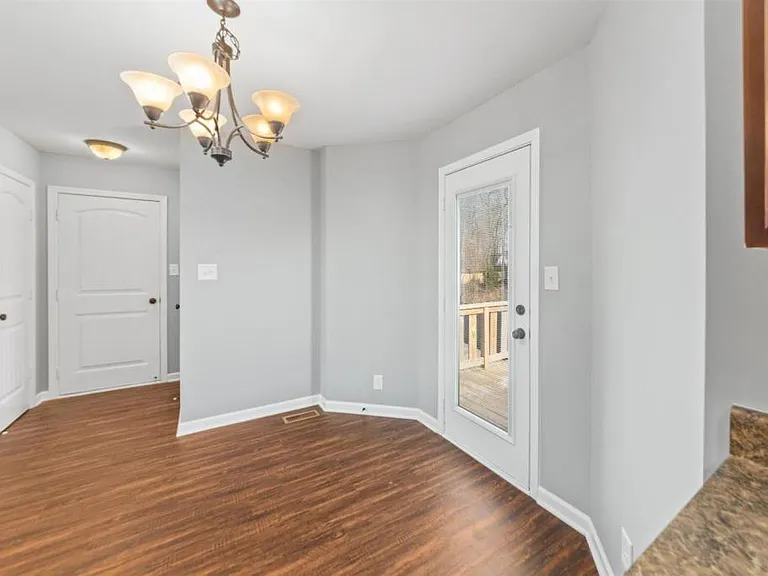 1413 Jenny Ln — Photo 15