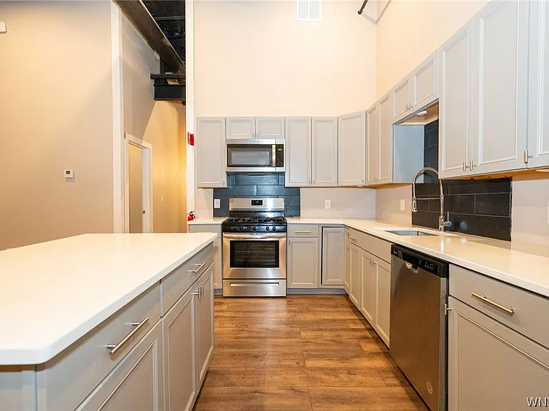 2335 Main St — Photo 5