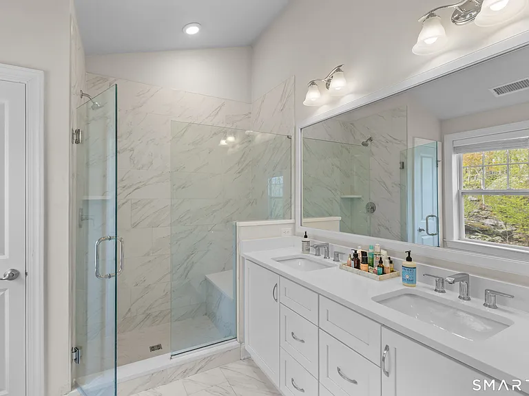 16 Hunting Ridge Ln — Photo 21