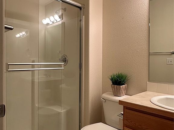 5th image of 4911 Montague Lane