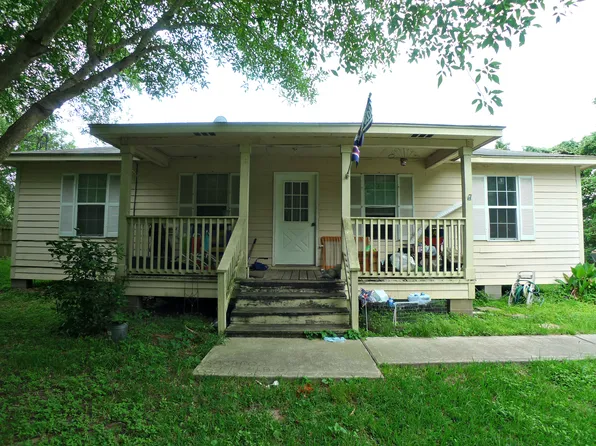 124 Menke St, Sealy, TX 77474