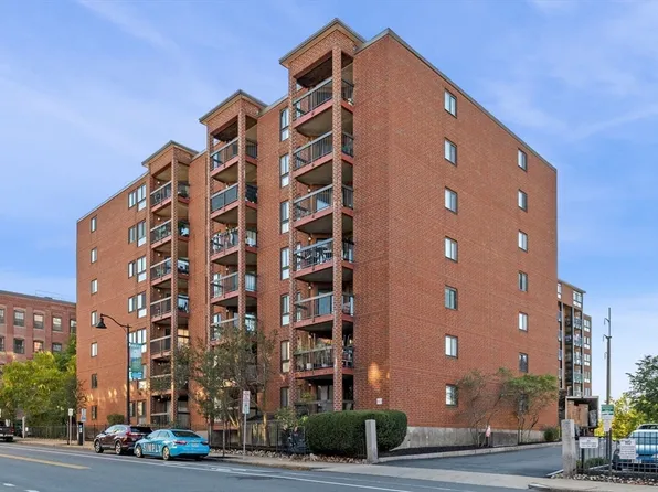 60 Rantoul St APT 711, Beverly, MA 01915