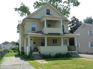 4 University Pl, Enfield, CT 06082